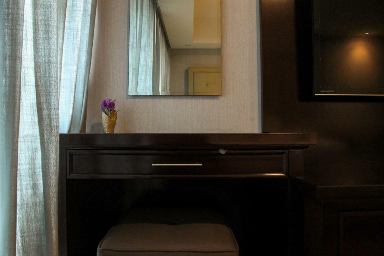 Elegant 1Br Kemang Village Apartment By Travelio Jacarta Exterior foto